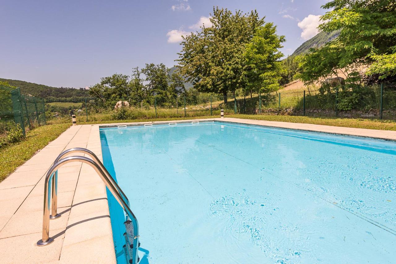 L'Hermitage: Lakeside Apartments with Terrace, Pool & Parking Talloires Exterior photo