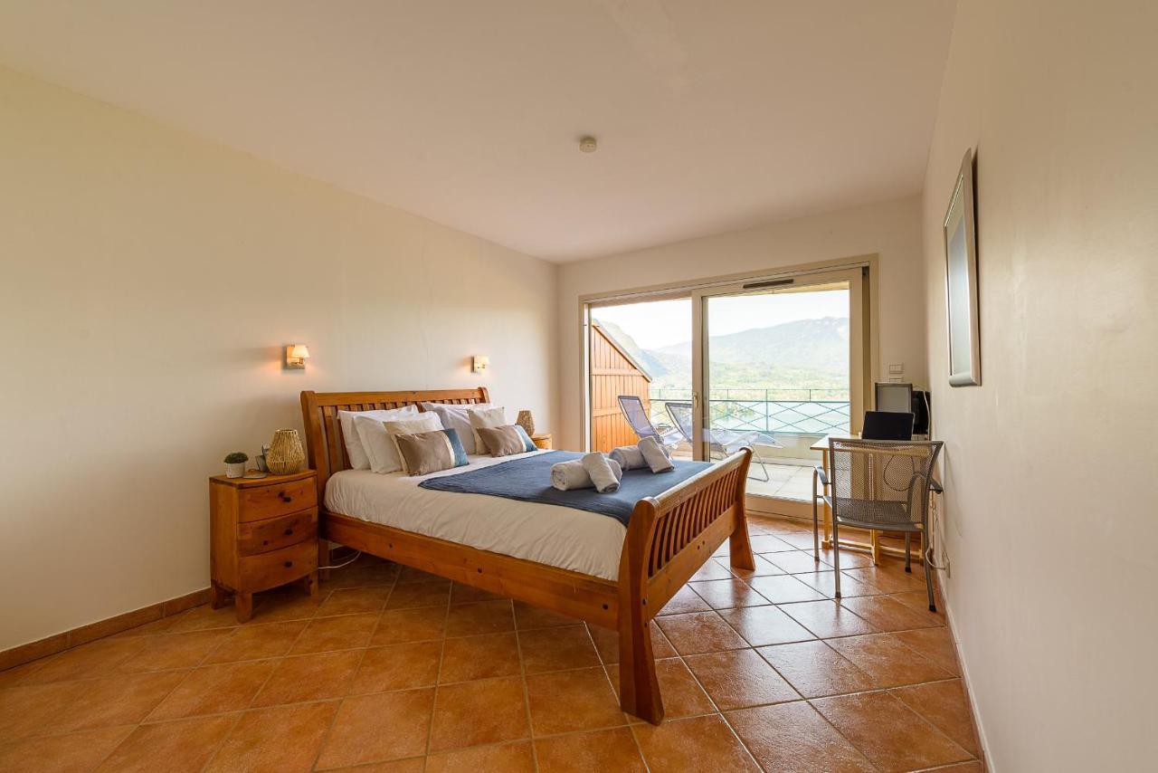 L'Hermitage: Lakeside Apartments with Terrace, Pool & Parking Talloires Exterior photo