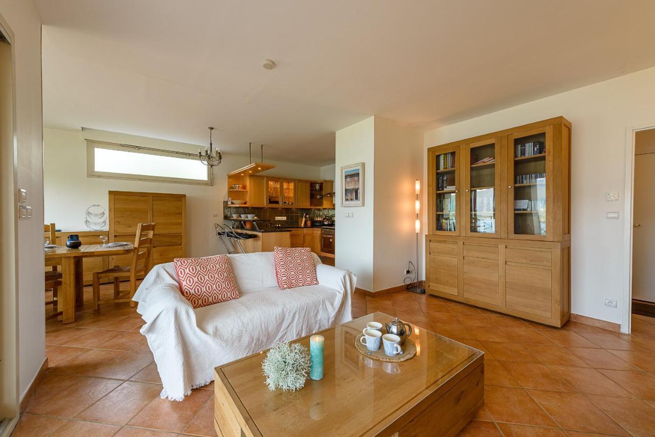 L'Hermitage: Lakeside Apartments with Terrace, Pool & Parking Talloires Exterior photo